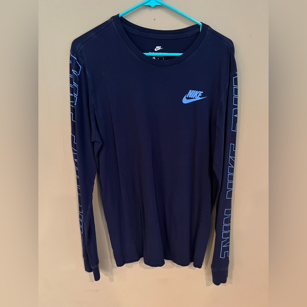 BLUE NIKE LONGSLEEVE T-SHIRT